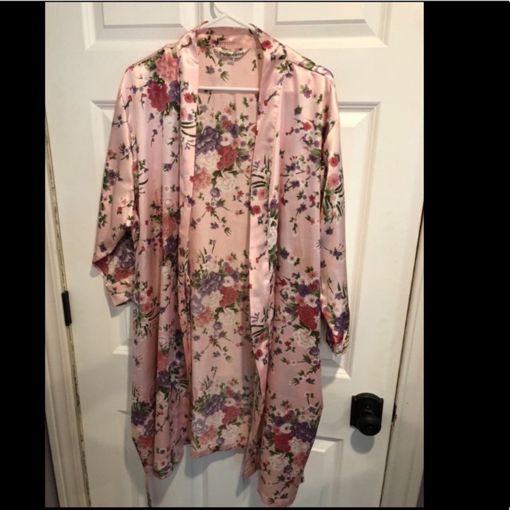 Pretty Floral Pink Robe